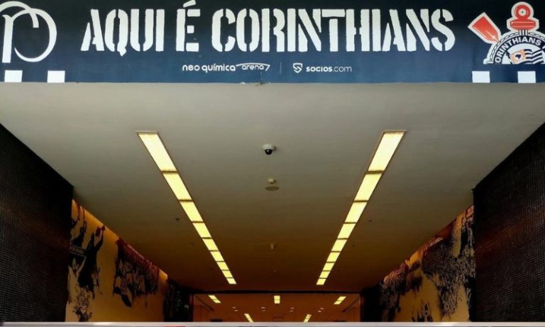 Diretores do Corinthians pedem demissão e ampliam dia caótico no clube