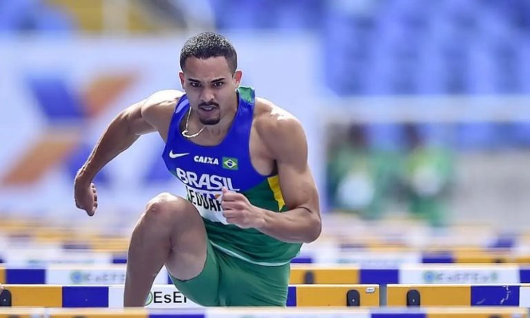 Eduardo de Deus garante índice olímpico na semifinal dos 100m com barreiras