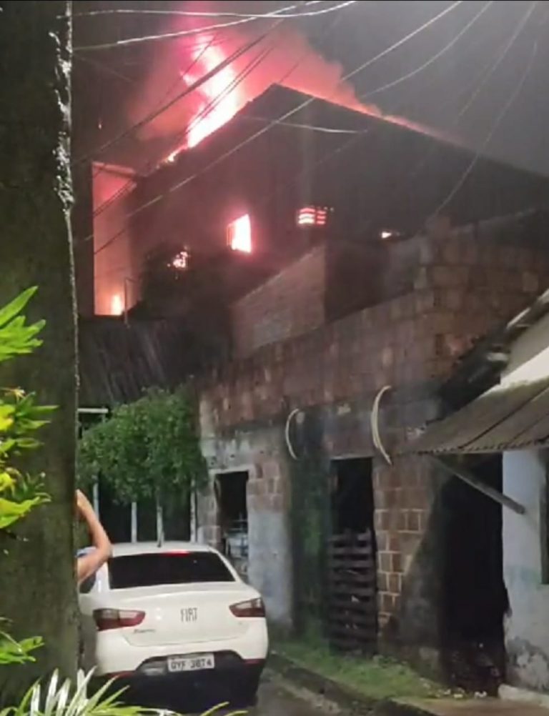 Incêndio atinge prédio do Centro de Reabilitação e Valorização da Criança no Recife