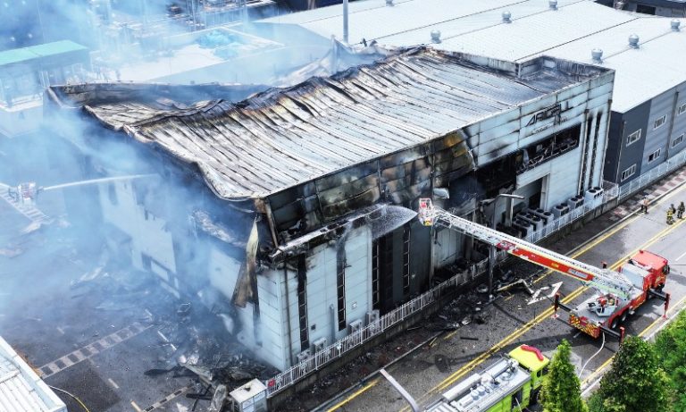Incêndio em uma fábrica de baterias de lítio mata ao menos 16 na Coreia do Sul