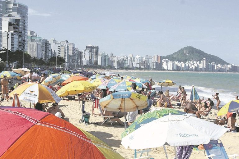Juiz diz ser inconstitucional taxa de ocupação de terrenos, alvo da PEC das Praias