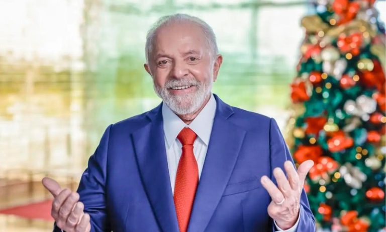 Lula felicita Sheinbaum por vitória no México e cita ‘lado ideológico mais próximo’
