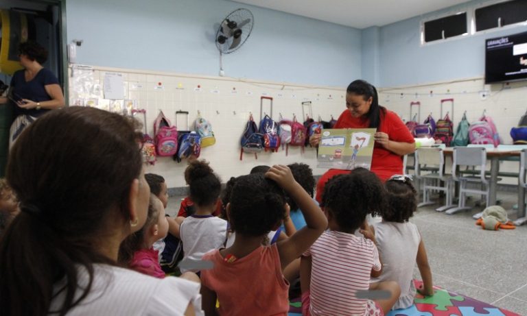 MEC quer 60% das crianças de até 3 anos em creches