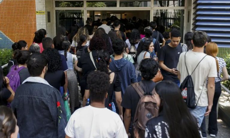 Mais de 45% dos alunos brasileiros não têm conhecimentos financeiros básicos
