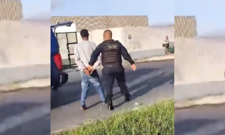 Mulher pula na frente de viatura para fugir de agressões do ex-marido na Serra