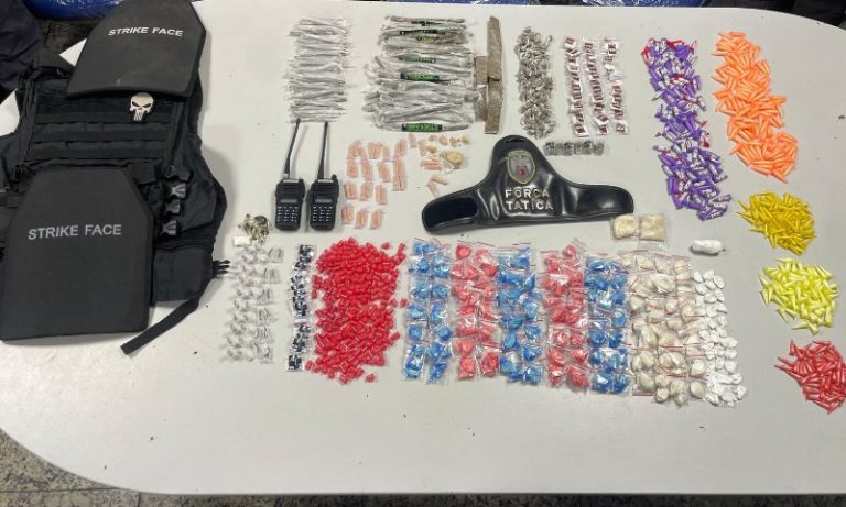 Polícia Militar realiza apreensão de drogas durante operação em Vitória