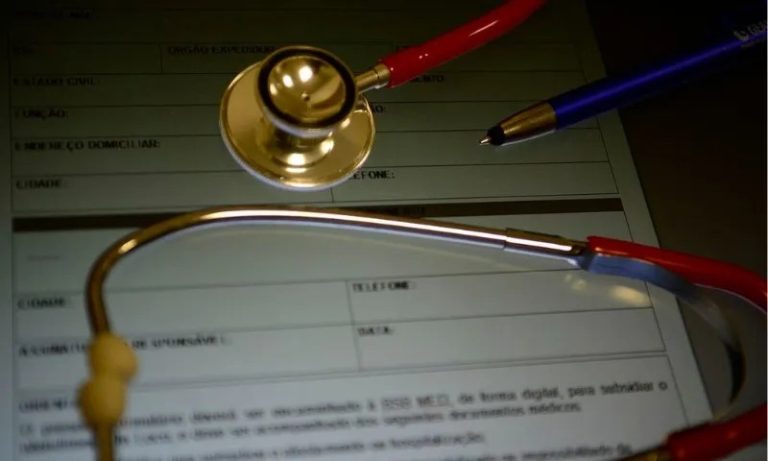 Projeto na Câmara para pressionar planos de saúde