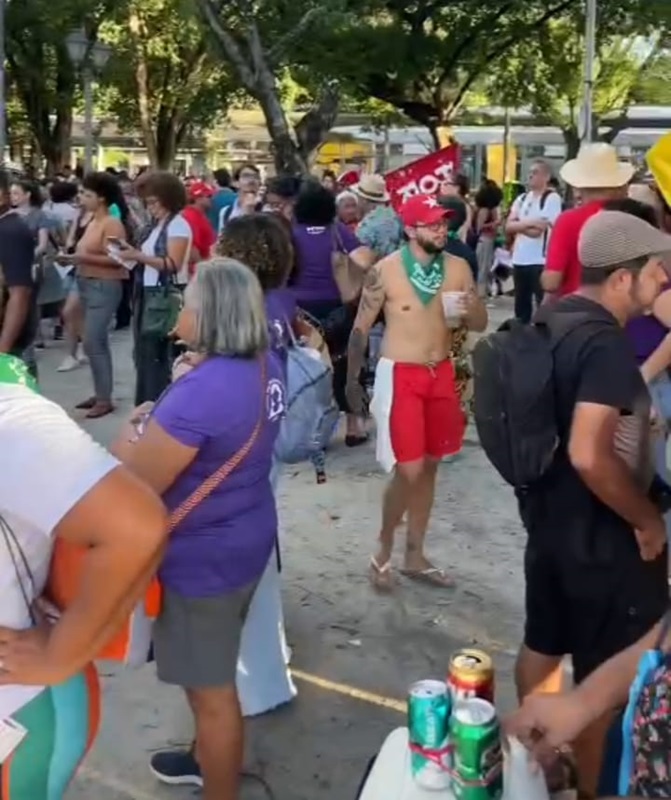 Recife também é palco de manifestação contrária a projeto sobre aborto