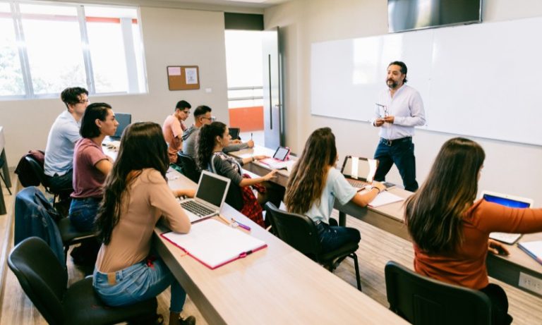 Senado faz propostas de mudanças no ensino médio. Entenda