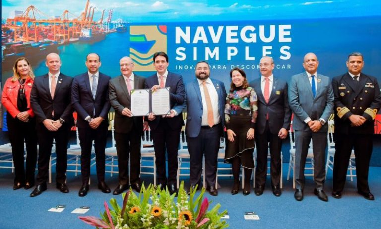 Silvio Costa Filho anuncia ‘Navegue Simples’ e R$ 5,4 bi no setor portuário