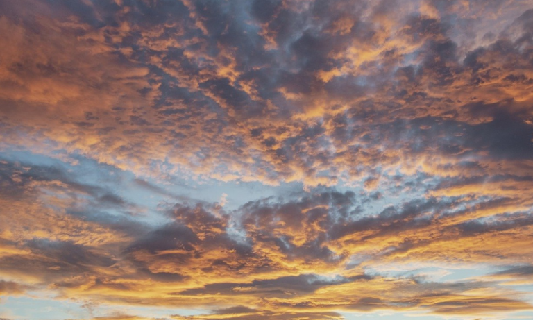 Tempo estável, sol predominante e sem previsão de chuva nesta sexta-feira (14)