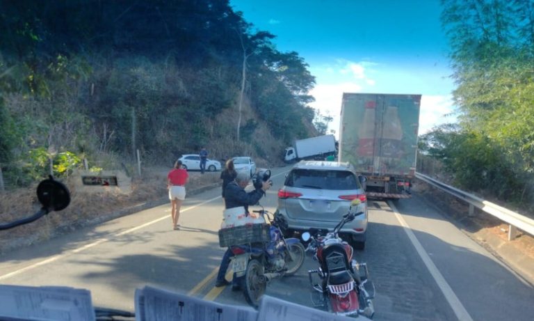 Acidente envolvendo moto e caminhão na BR-259 em Colatina deixa um morto