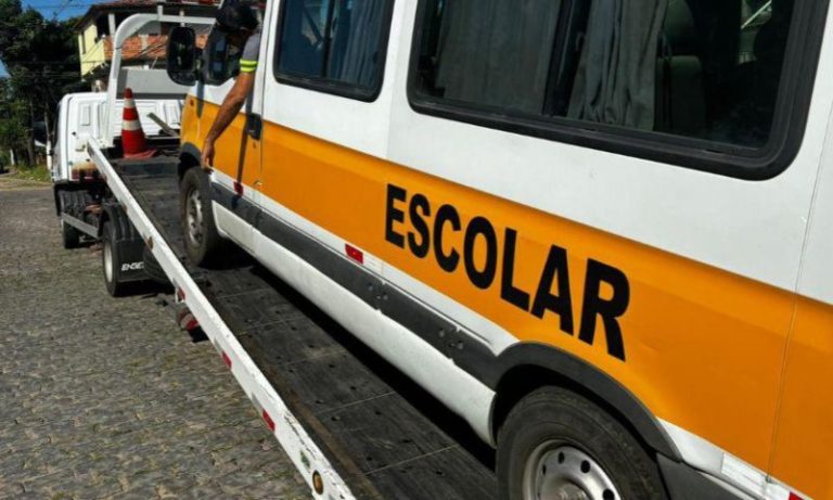 Vans escolares irregulares são apreendidas em Vila Velha