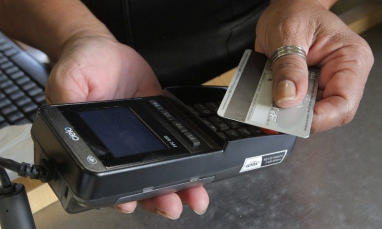 Veja como reduzir dívida no cartão com nova regra a partir de 1º de julho