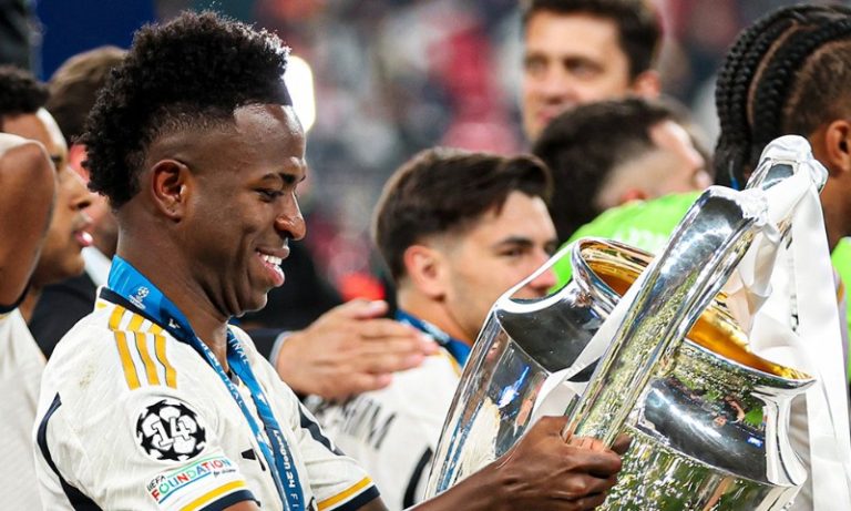 Vini festeja segundo gol em finais de Liga dos Campeões: ‘Real pagou pouco por mim’