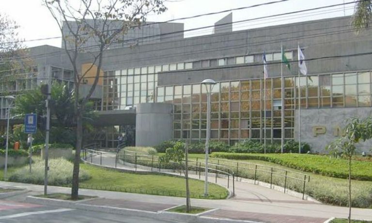 Vitória vai lançar novo edital de concurso público com salário de até R$ 6.226