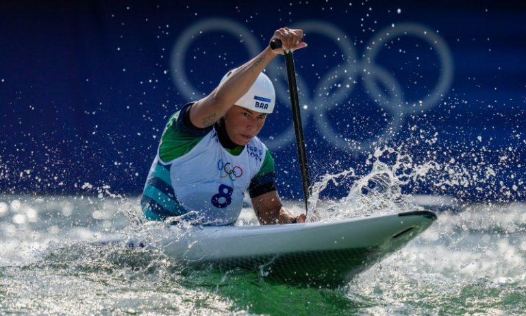 Ana Sátila piora desempenho na final e fica em 5º no C1 da canoagem slalom