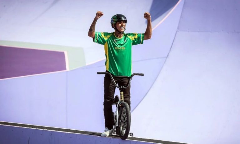 Bala Loka fica sem medalha na final na estreia do Brasil no BMX Freestyle
