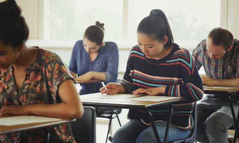 Bolsas para alunos de universidades federais. Veja como se inscrever