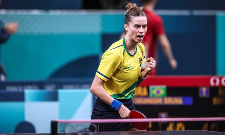 Bruna Takahashi perde e se despede nas oitavas do tênis de mesa em Paris
