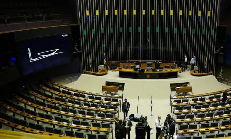 Câmara aprova urgência de texto sobre impostos da reforma tributária