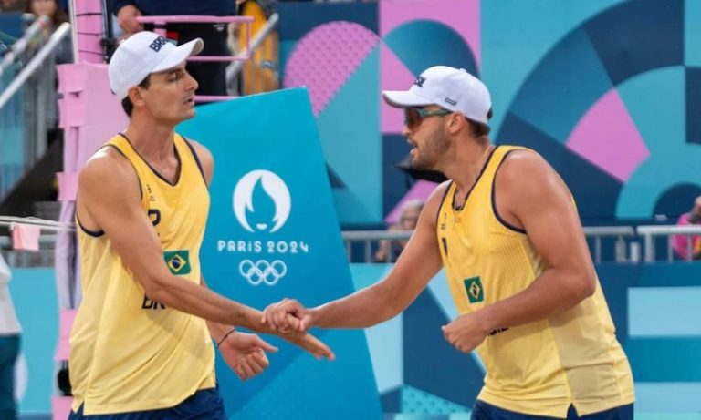Capixaba André e George largam com vitória sobre dupla marroquina no vôlei de praia