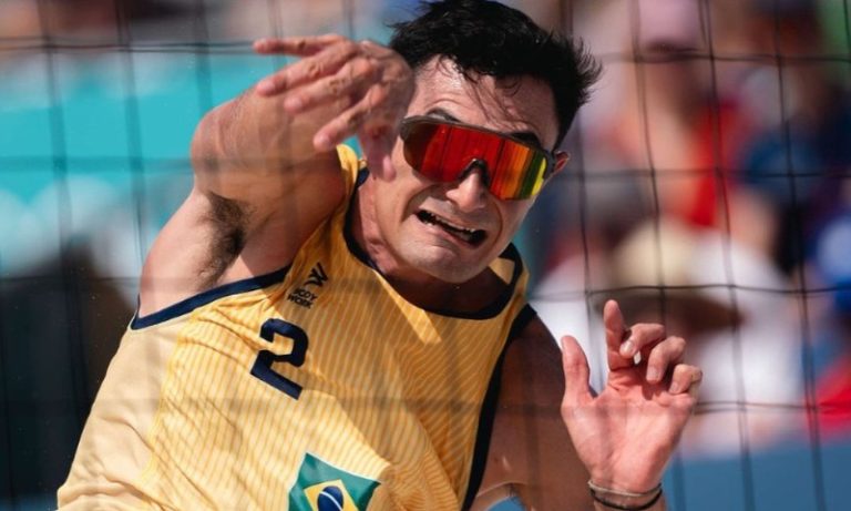 Capixaba André e George são superados por cubanos no vôlei de praia em Paris