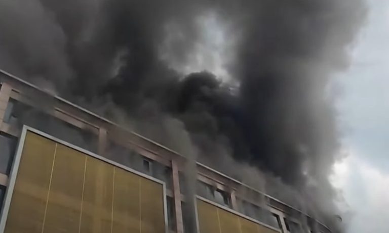 China: incêndio em loja de shopping deixa 16 mortos