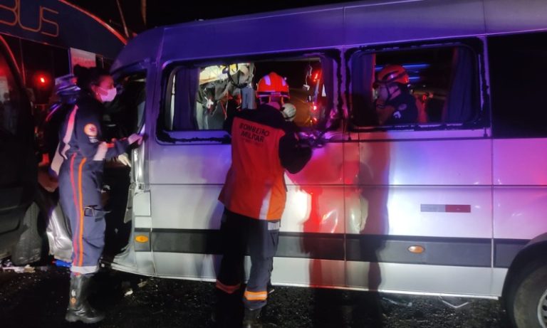 Corinthians lamenta morte de torcedores em acidente com van na BR-262 no ES