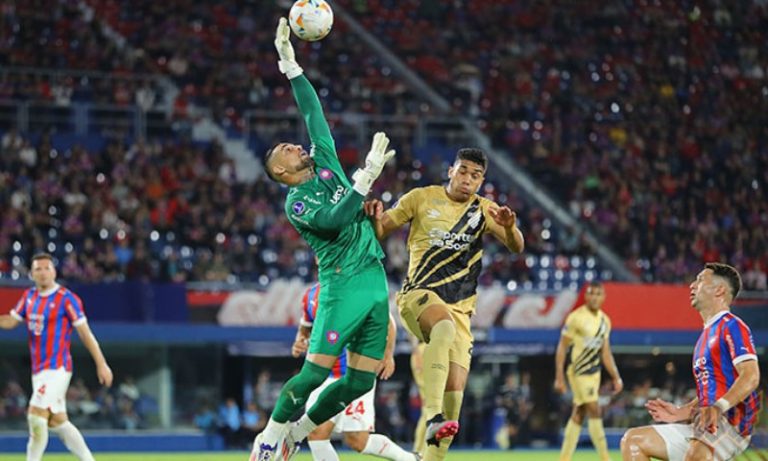 Cuiabá e Athletico-PR empatam nos jogos de ida dos playoffs da Sul-Americana