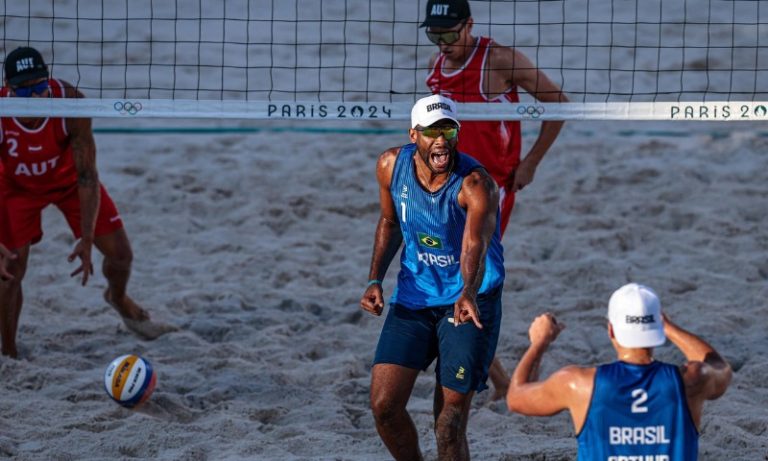 Evandro e Arthur batem austríacos e Brasil fecha 1ª rodada com 100% de vitórias