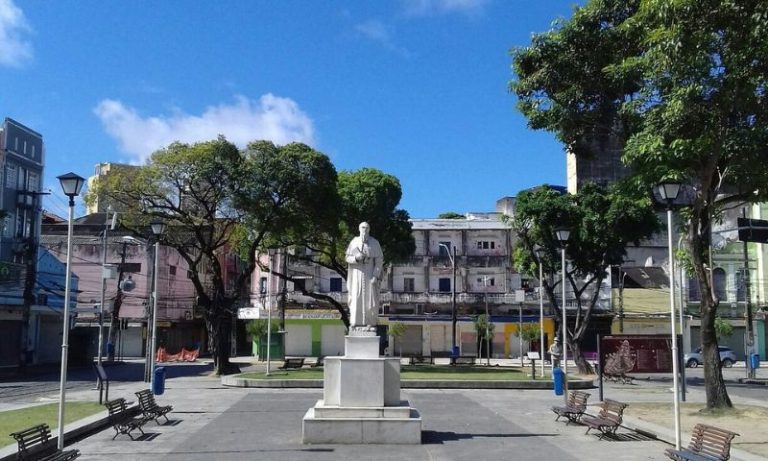 Evento “Viva o Centro” anima Praça Dom Vital com programação diversificada