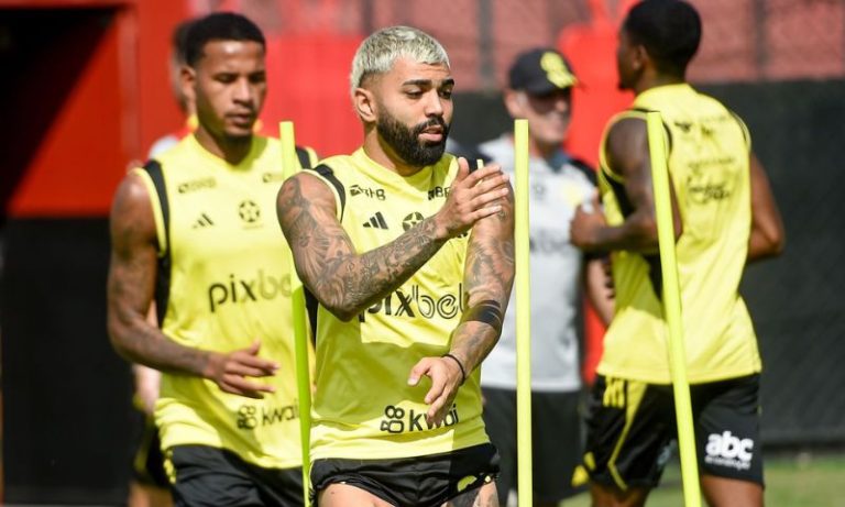 Flamengo recebe o lanterna Atlético-GO no Maracanã de olho no líder Botafogo