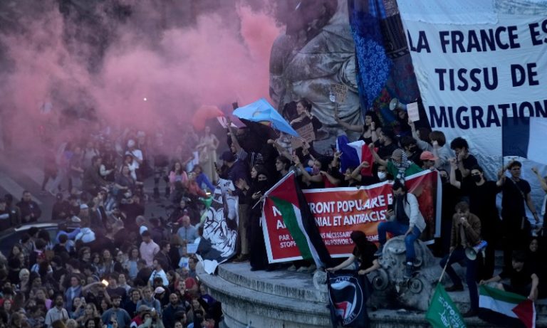 França: boca de urna indica esquerda na frente no 2º turno pelo Parlamento