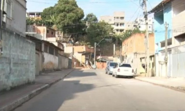 Homem é morto a pauladas por amigo durante briga na Serra