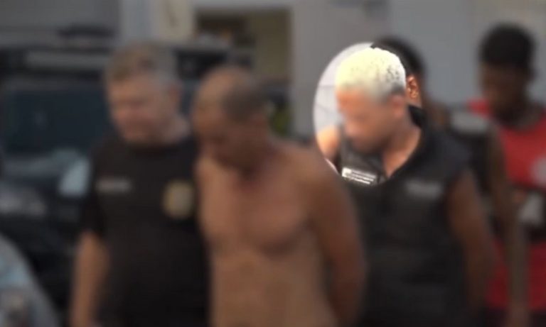 Homem é preso após ameaçar e cortar cabelo de mulher em Vitória