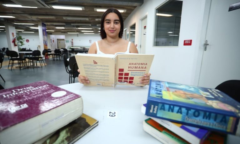Inscrições para 3.443 bolsas em faculdades