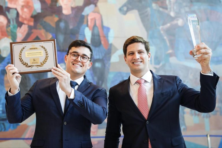 João Campos surpreende e escolhe para vice filiado do PC do B