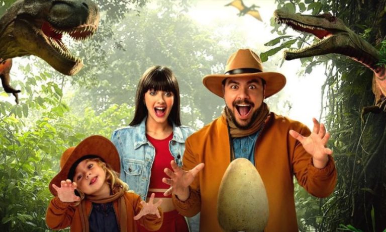 Luccas Neto em aventura com dinossauros