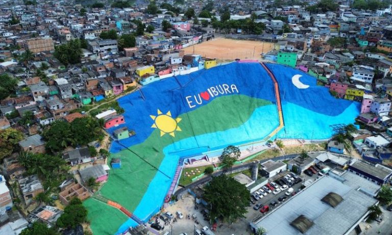 Maior geomanta do Brasil ganha arte urbana do Recife