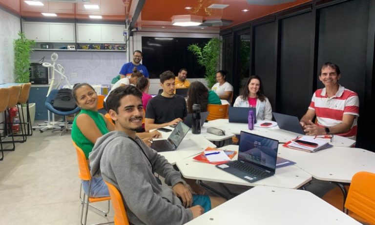 Mais de 100 vagas em cursos de graça para trabalhar com internet no ES