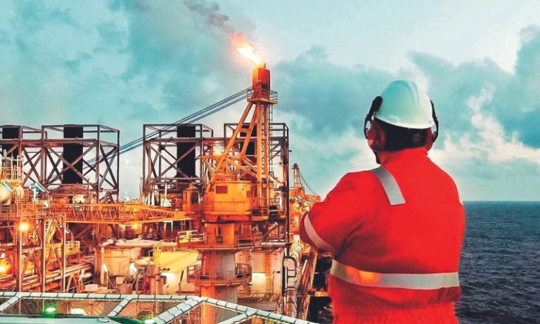 Mais de 60 indústrias vão investir e abrir 12 mil empregos no ES