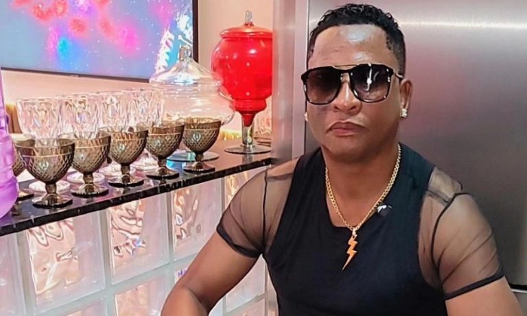 Mario Rosa afirma que foi demitido do Katinguelê por ‘roupa inadequada em show’