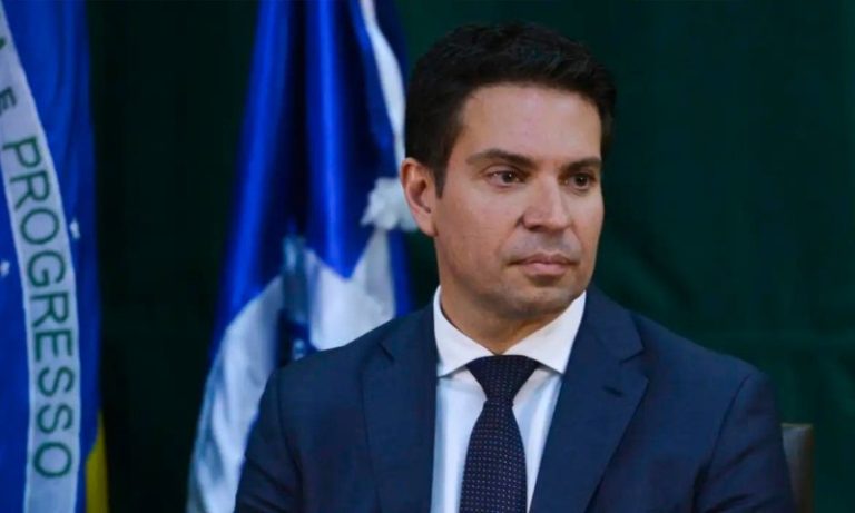 Moraes derruba sigilo de áudio de Ramagem e Bolsonaro no caso ‘Abin paralela’
