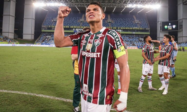 Na reestreia de Thiago Silva, Fluminense volta a vencer após 3 meses no Brasileirão