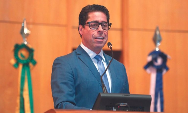 Presidente recebido com pompa