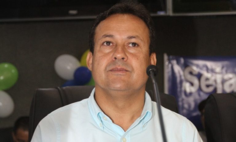 Neucimar oficialmente fora da disputa em Vila Velha