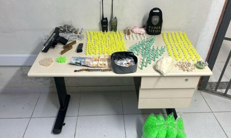 Polícia apreende arma e drogas na Praia do Suá