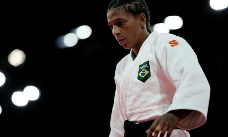 Rafaela Silva vence luta nas oitavas por imobilização