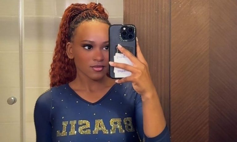Rebeca Andrade expõe golpe de WhatsApp após conquistar medalha em Paris